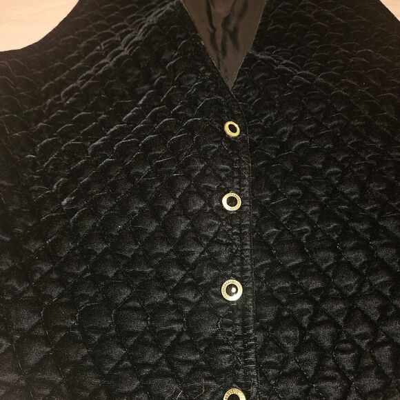 Vintage Black Velvet Vest Size 16 Diamond Quilted VIntage Whimsigoth Witchy NWOT - Picture 2 of 7